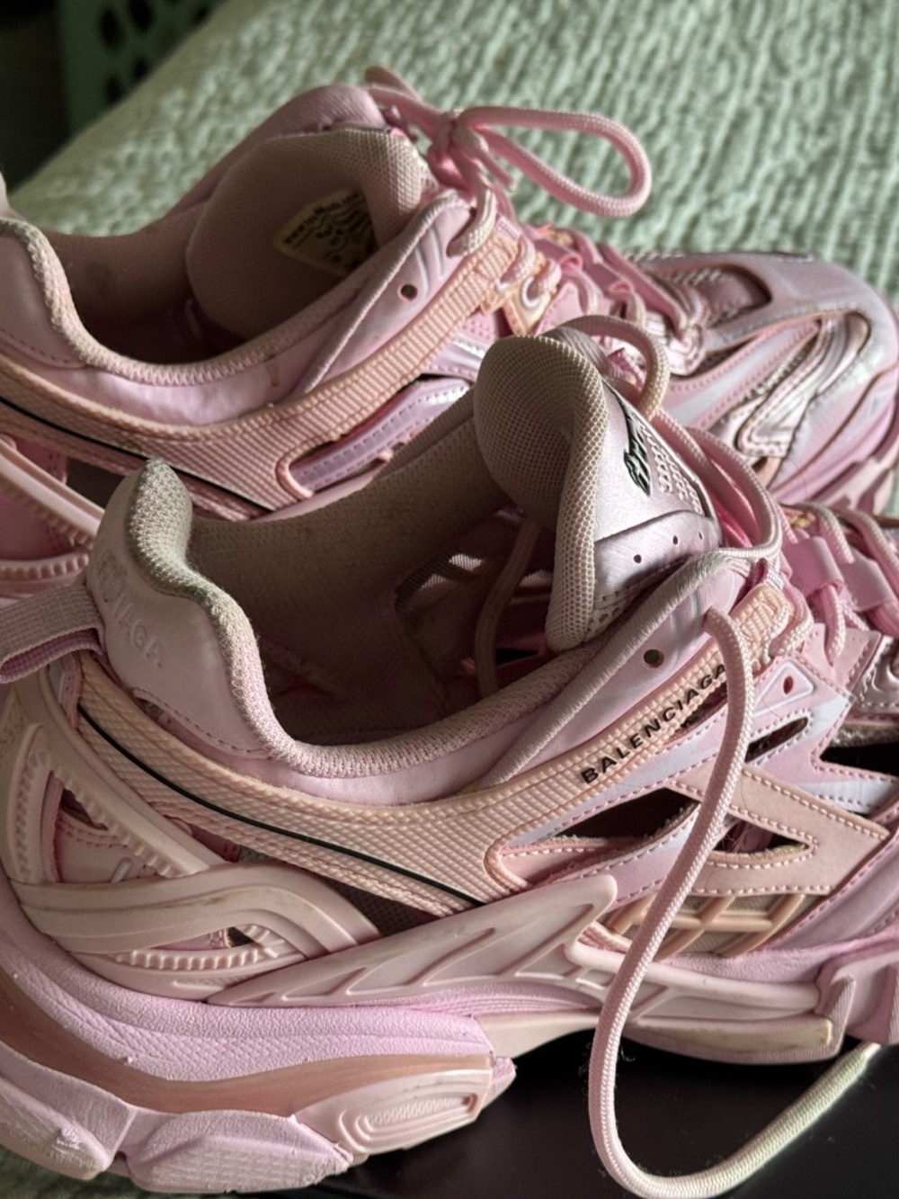 Balenciaga tennis shoes - Picture 5 of 8